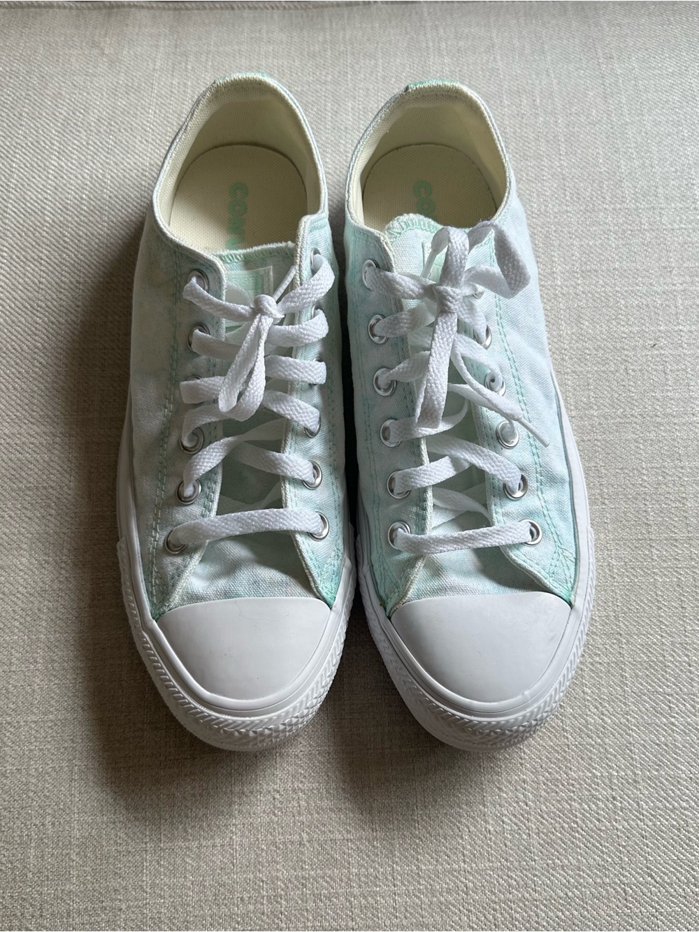 Converse Memory Foam Mint Green and White Low-Top Canvas Sneakers size 8.5